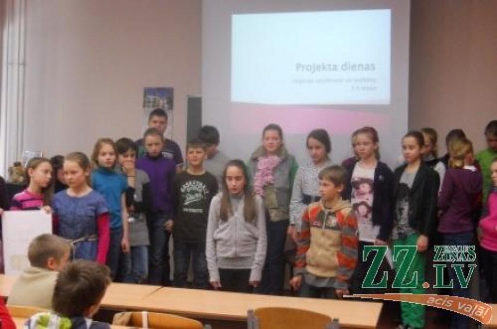 Autors: no Jelgavas 4.vidusskolas albuma