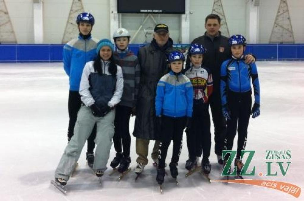 Autors: no sportistu albuma