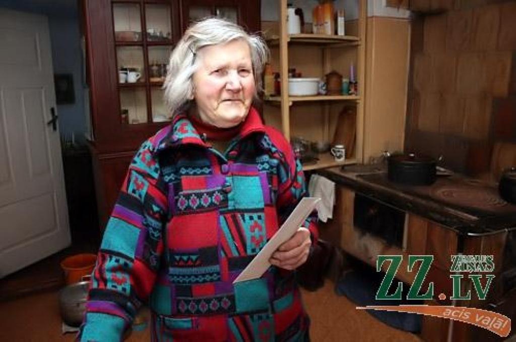 Pasūtīt vietējo laikrakstu ir jau gadu gados veidota tradīcija. Kā lai citādi uzzina, kas rajonā notiek, atzīst «Ziņu» sastaptie abonēšanas kampaņas naudas balvu ieguvēji Anastasija Dunavska no Ziedkalnes, Mirdza Rediko no Vilces un Romualds Morozs no Platones pagasta Lielvircavas.
Autors: Agris Samcovs