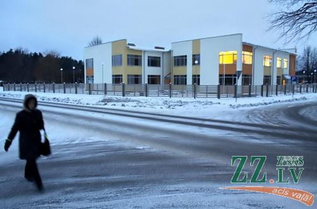 Lai jaunais Ozolnieku bērnudārzs «Pūcīte» pavasarī uzņemtu audzēkņus, iestādē sākta telpu labiekārtošana un darbinieku atlase. 
Autors: Agris Samcovs