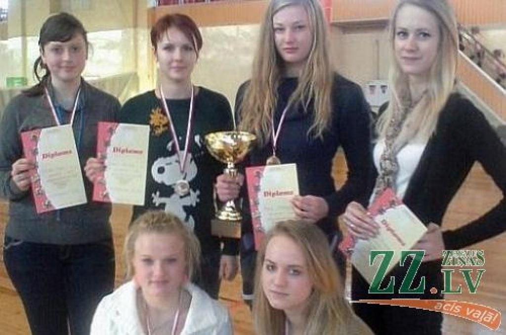 Autors: No sportistu personīgā albuma