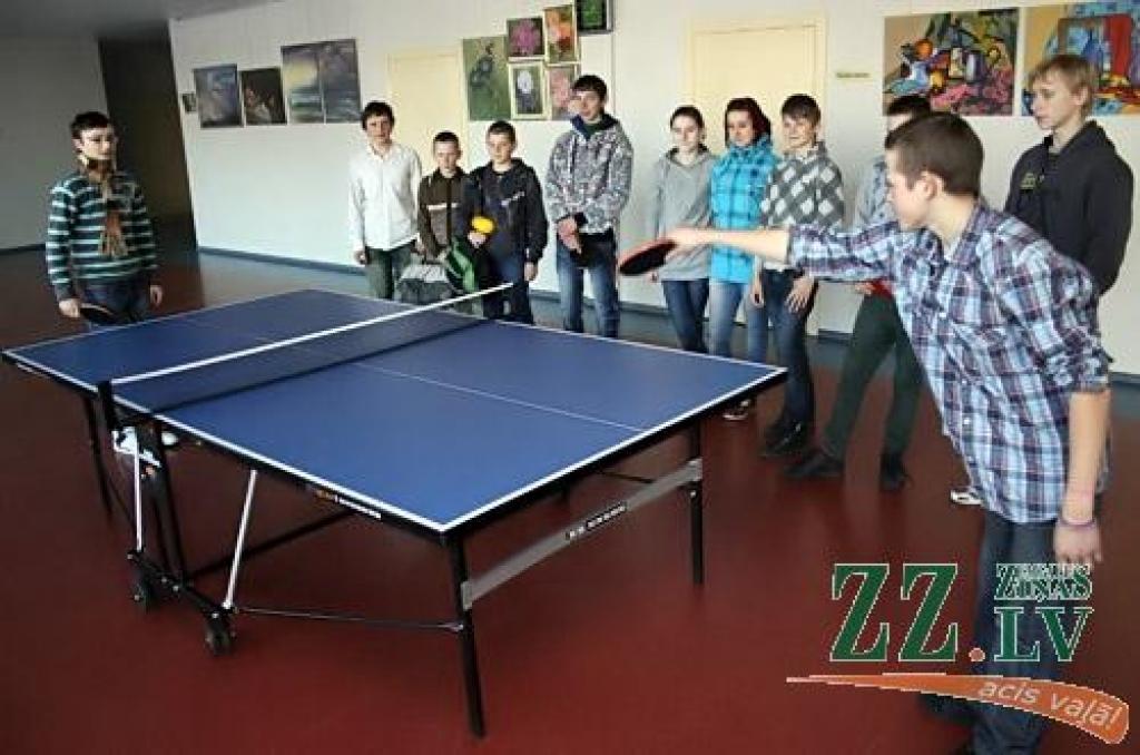 Svētes pamatskolā trešdien skolā bija puse skolēnu.
Autors: Agris Samcovs