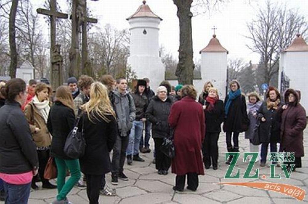 Autors: no olimpiādes dalībnieku albuma