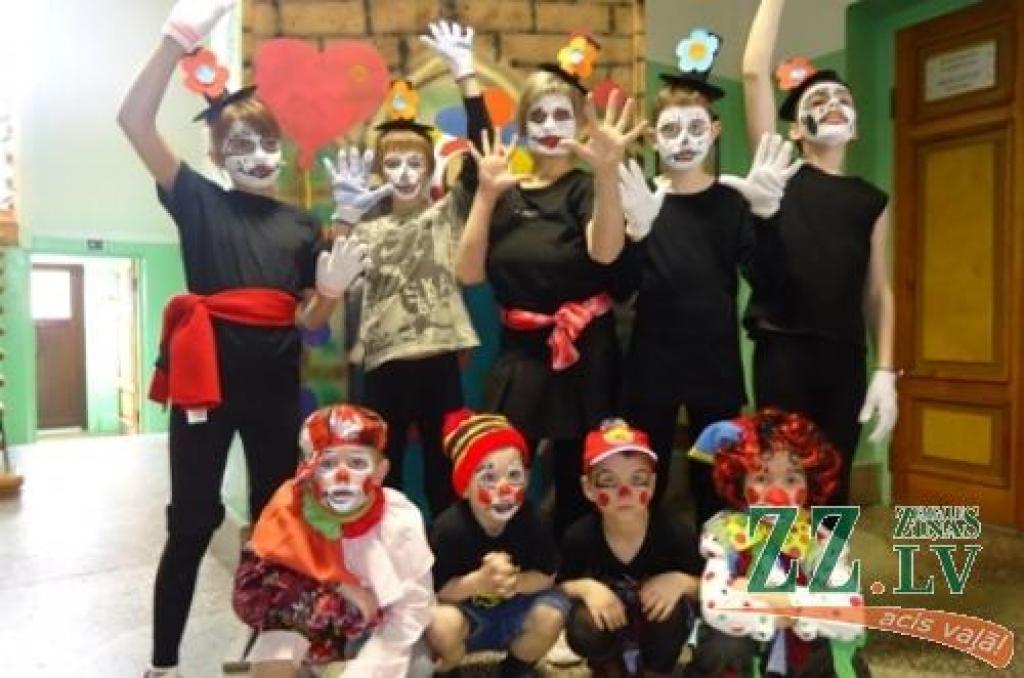 Autors: no skolas albuma