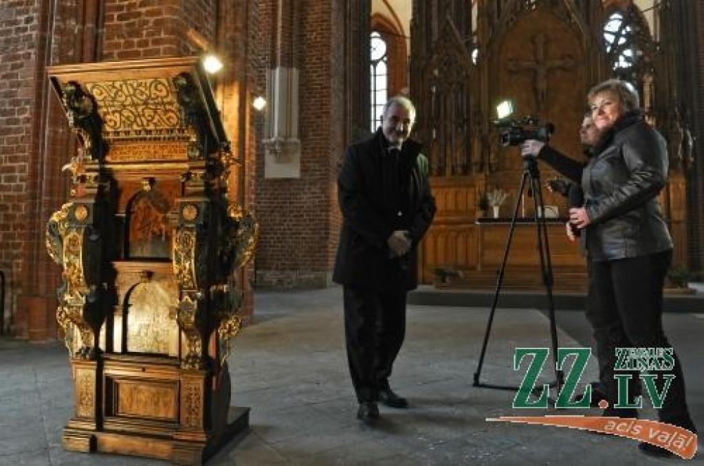 Lasāmpults Jelgavas Domes priekšsēdētājam Andrim Rāviņam svinīgi nodota  1.martā. 
Autors: Raits Puriņš, «Dienas mediji»