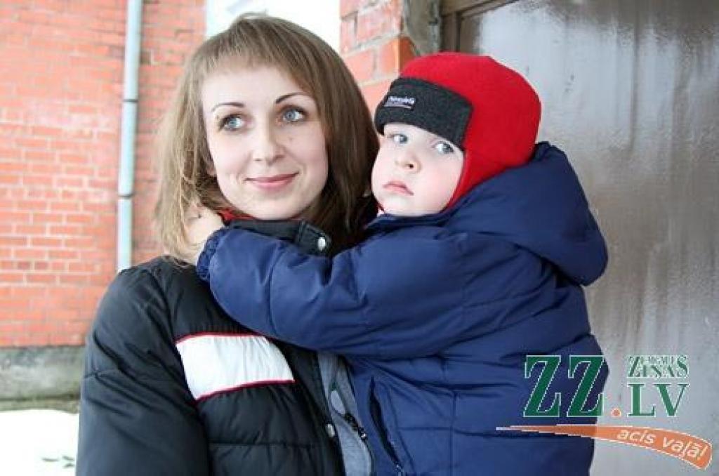 «Rudenī uz pagasta pārvaldi atnāca divas jaunās māmiņas. Viena no viņam bija Jana Valdmane. Abas teica, ka viņām būtu idejas par ārpusklases darbu pamatskolā un jauno māmiņu kluba veidošanu. Ideja par jauno māmiņu kopā sanākšanu vēl top. 
Autors: Armands Lazdiņš