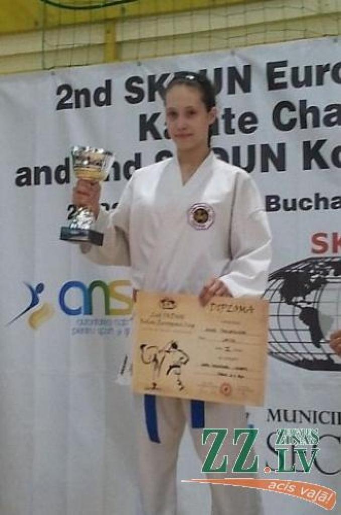 Autors: No sportistu personīgā albuma