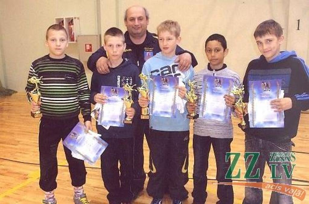 Autors: No sportistu personīgā albuma