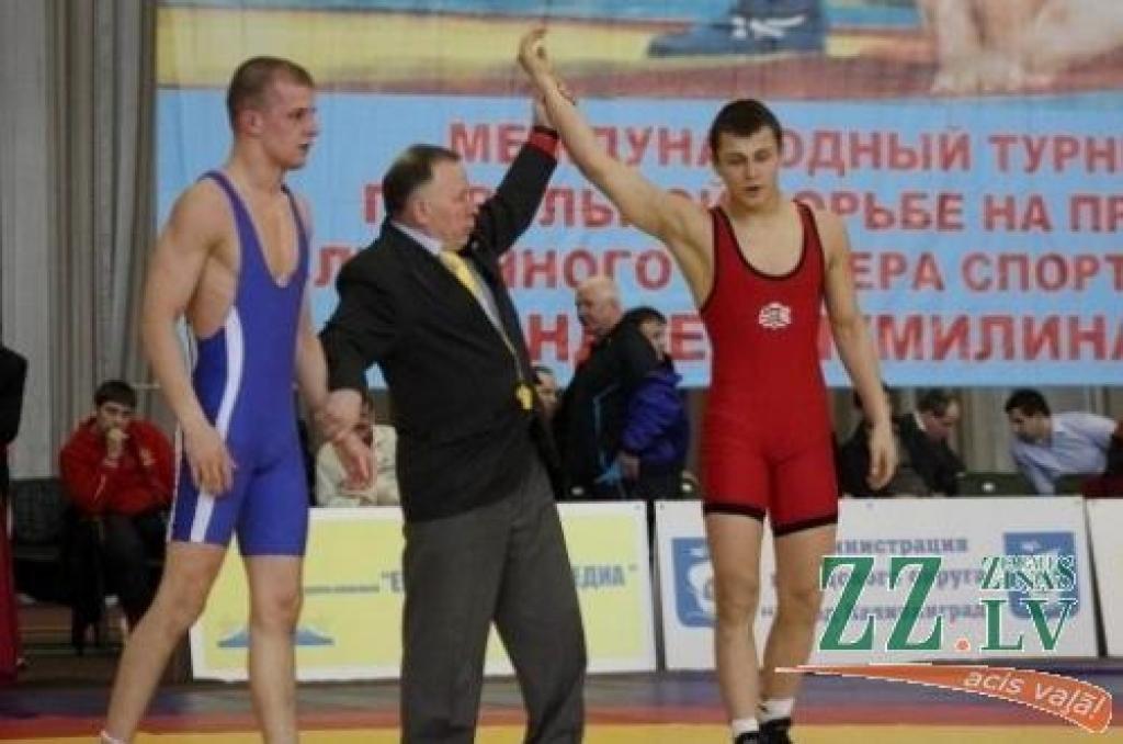 Autors: No sportista personīgā albuma