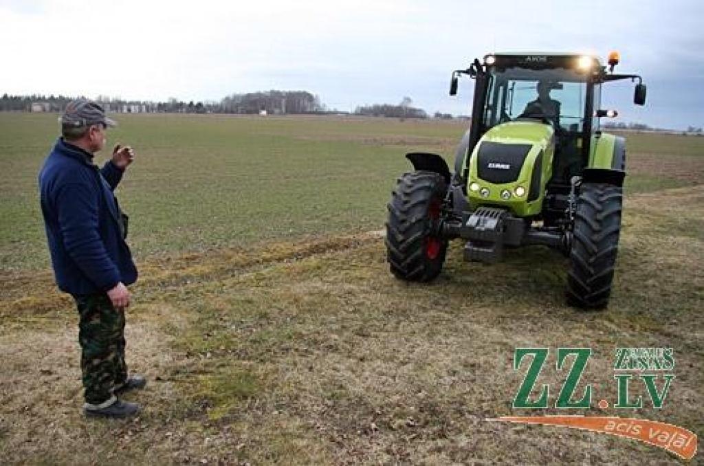 Plašāk par to, kā ir mācīties pilsētas skolā un saimniekot laukos, «Zemgales Ziņas» saimniecības aprakstā vēsta otrdien. 
Autors: Agris Samcovs