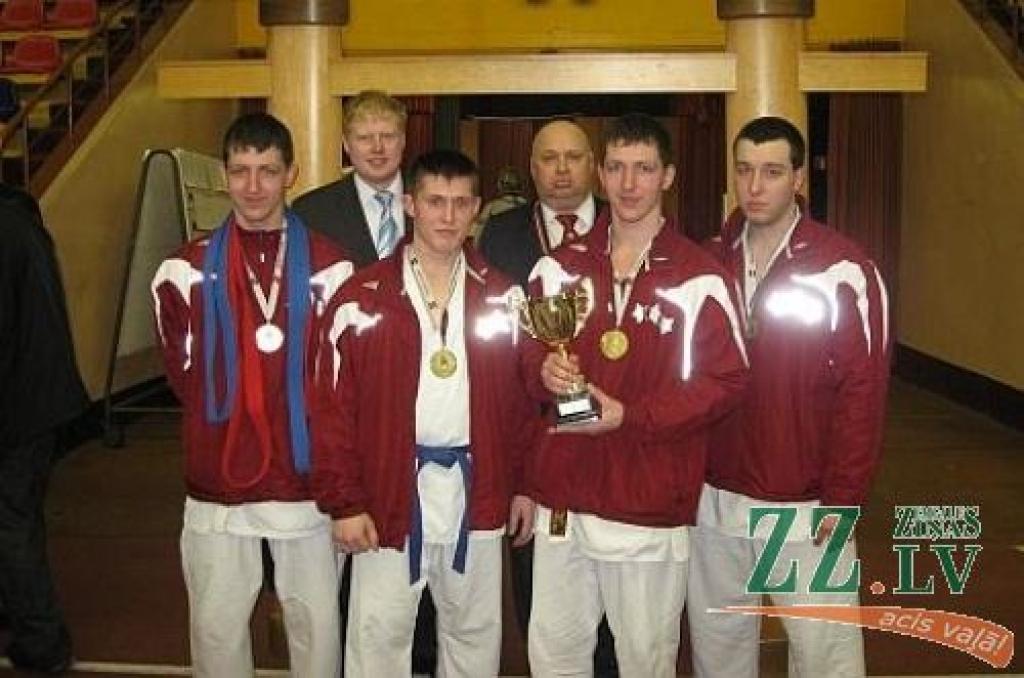 Autors: no «Shinri» albuma