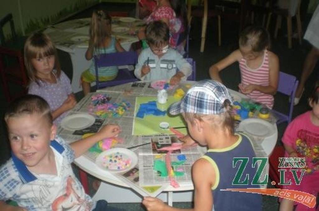 Autors: no rīkotāju albuma