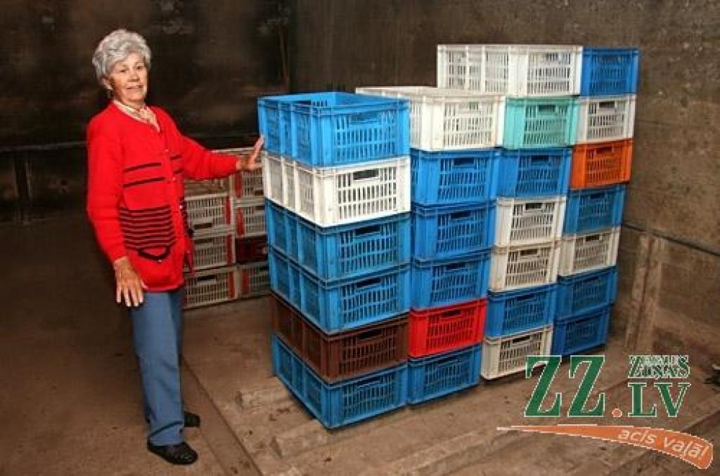 . «Zemgales Ziņas» ceturtdien aizsāk publikāciju sēriju, kurā turpmāk atspoguļos vasaras ikdienu dārzkopības sabiedrībās ap pilsētu.
Autors: Agris Samcovs