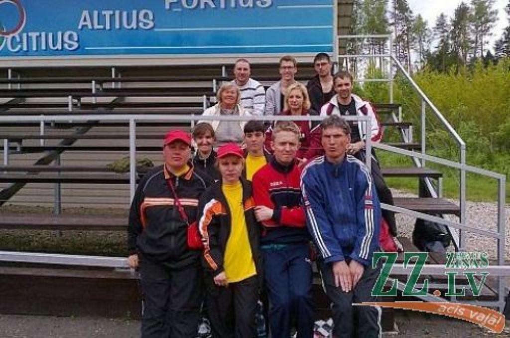 Autors: No sportistu personīgā albuma