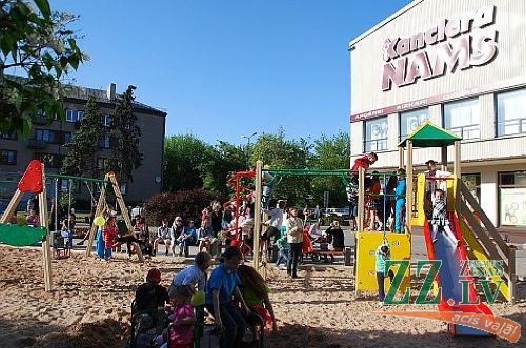 Autors: «Kanclers plus»