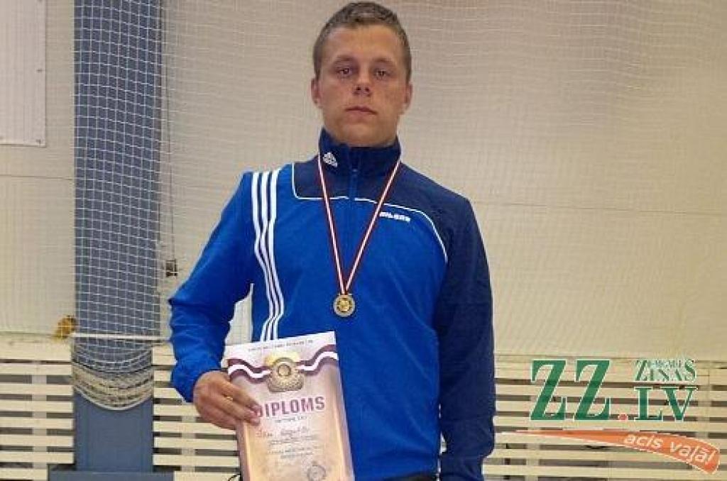 Autors: no sporta kluba albuma