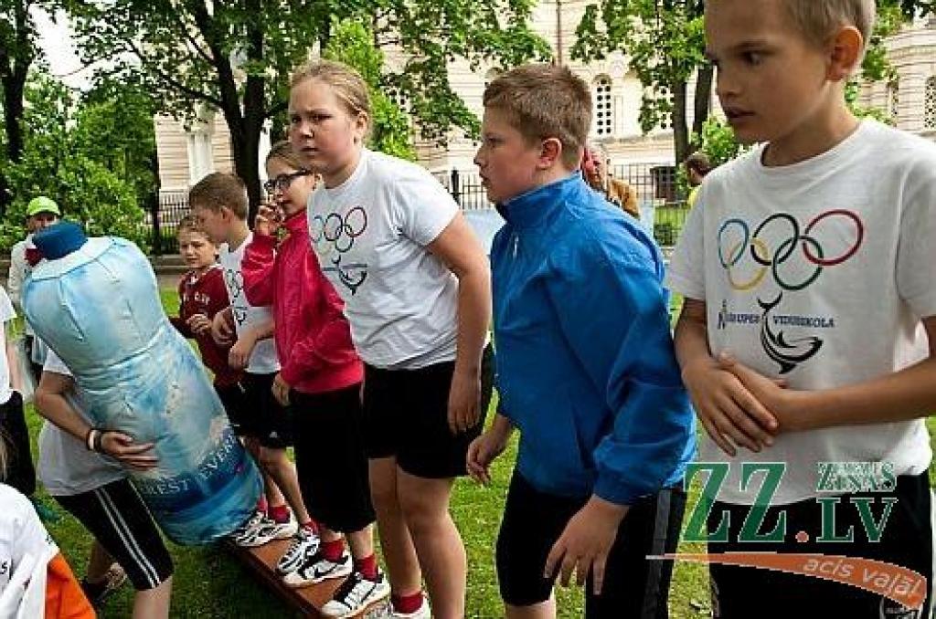 Autors: no rīkotāju albuma