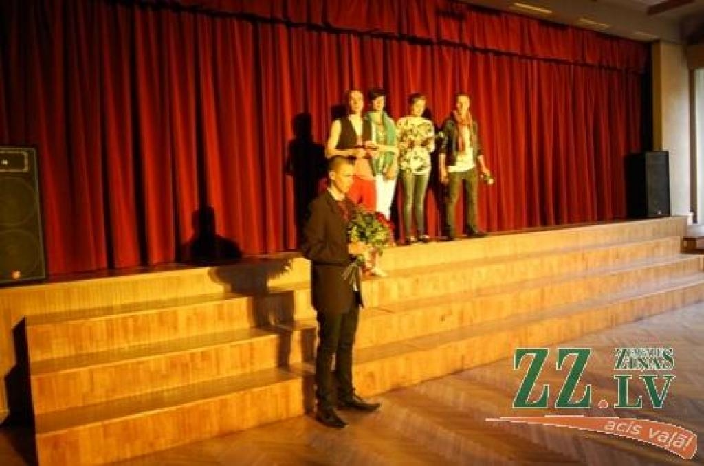 Autors: Jelgavas 1.ģimnāzija