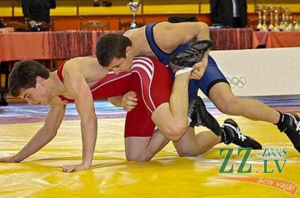 Autors: no sporta kluba albuma