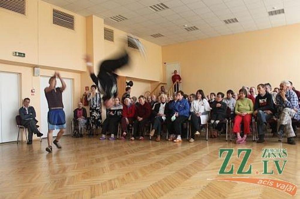 Autors: Jelgavas Amatniecības vidusskola