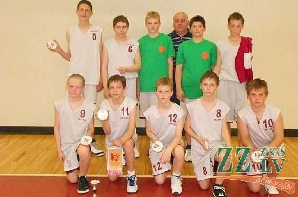 Autors: No sportistu personīgā albuma