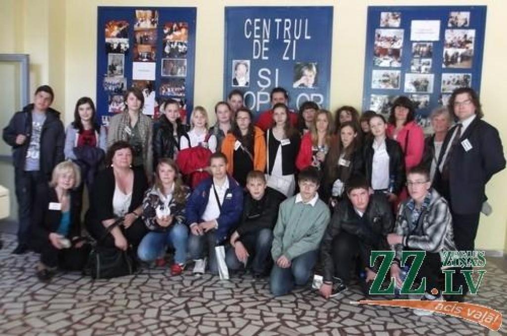 Autors: no Teteles pamatskolas albuma