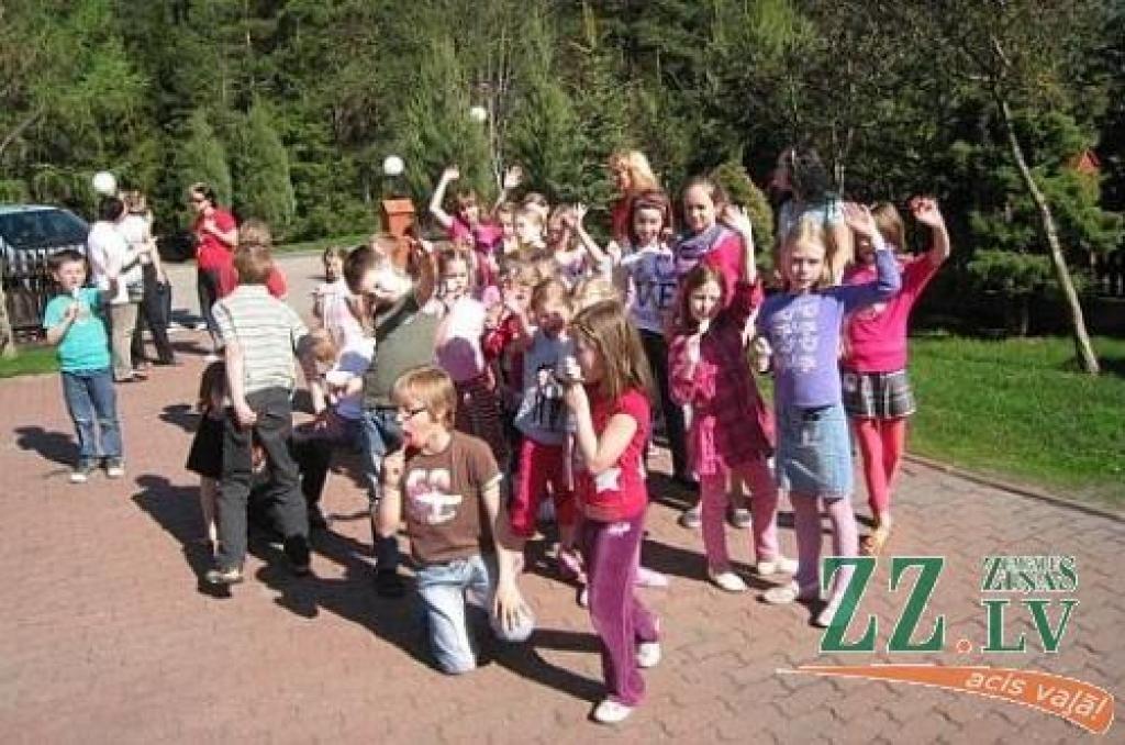 Autors: no «Rotiņas» albuma