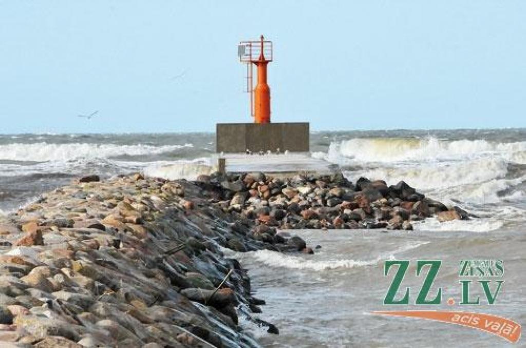 Pirmo koka molu Pāvilostā uzbūvēja 1878. gadā. Ziemeļu mola garums  ir 287 metri, Dienvidu – 297 metri. 
Autors: Dainis Ģelzis