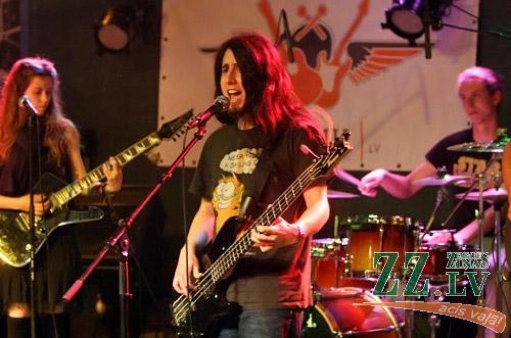 19.jūnijā Bērnu un jauniešu mūzikas kluba (BJMK) Rokskolas audzēkņi klātesošus priecēja ar koncertu, kas viņiem bija arī kā eksāmens, kurā vajadzēja parādīt mācību gada laikā iegūtās zināšanas un prasmes.
«Jaunajiem mūziķiem šis bija...