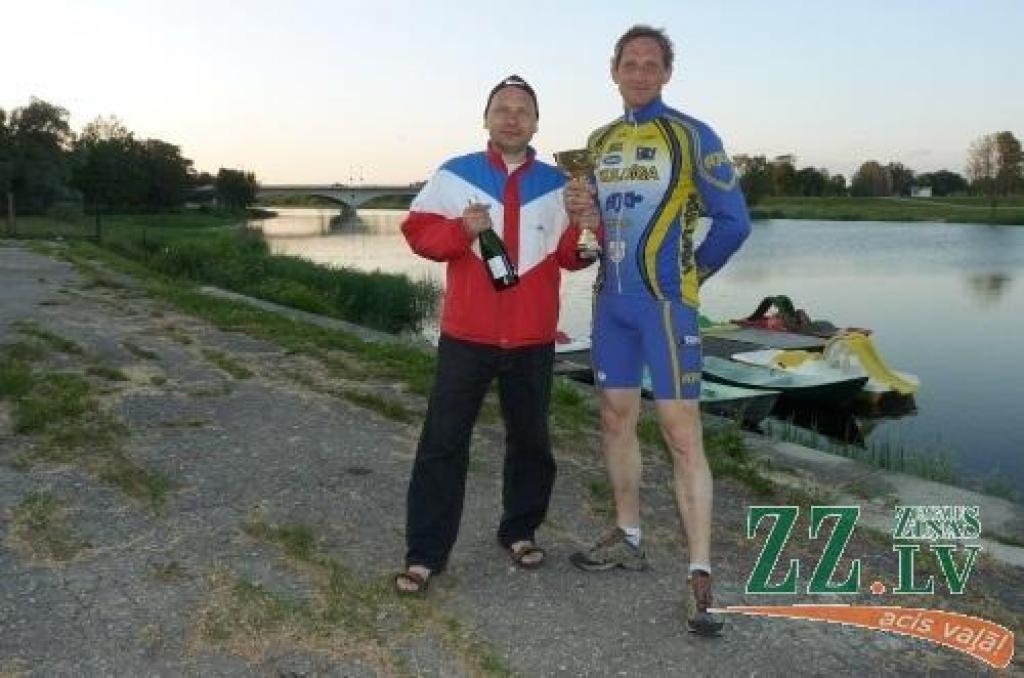 Autors: Aļģirds Bolšteins