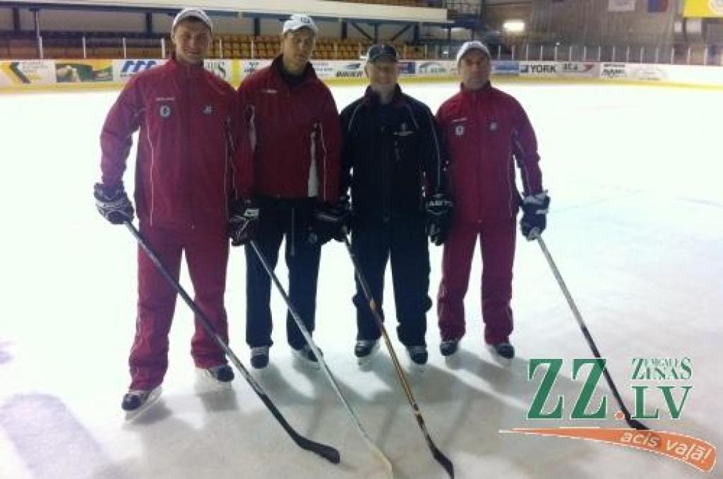 Autors: no nometnes rīkotāju albuma