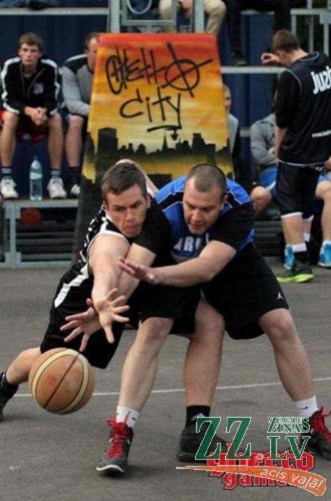 Mārtiņš Kiziks («Krogs33») un Arvis Vālodze («Armet»).
Autors: Renārs Buivids