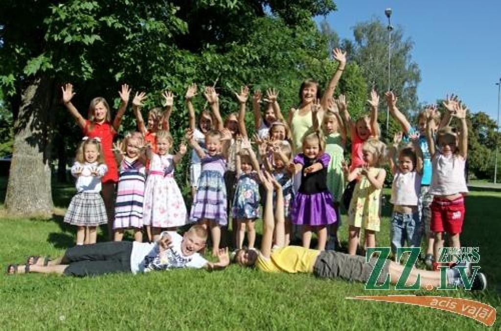 Ozolniekos gatavojas novada svētkiem.
Autors: Armands Lazdiņš