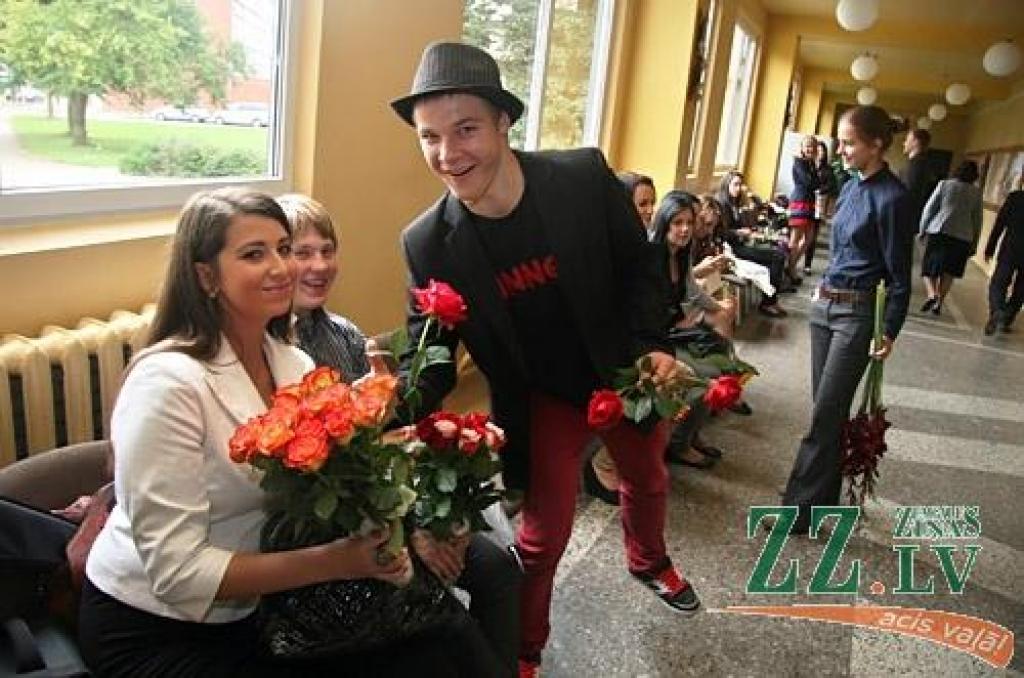 Šogad Jelgavas vidējās un profesionālās izglītības iestādēs mācīsies ap astoņiem tūkstošiem audzēkņu, liecina pašvaldības apkopotā informācija.
Skolēnu skaits 2012./2013.mācību gadā precīzi būs zināms 5.septembrī, noskaidroja zz.lv, taču...
Autors: Agris Samcovs