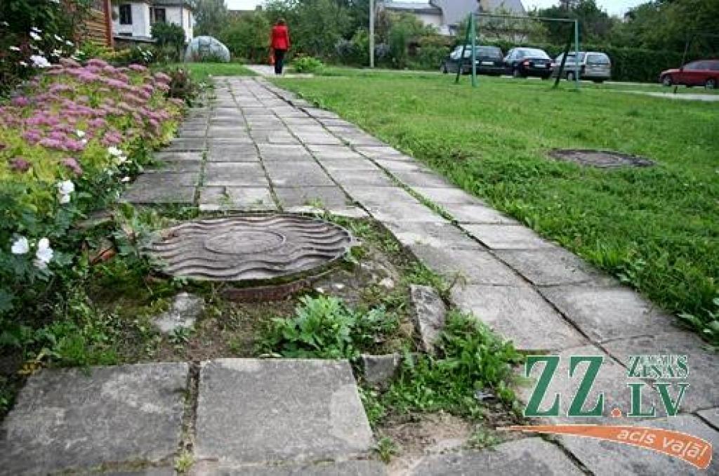 Lai gan iegūtais finansējums ir tikai 250 latu, arī tā ir nauda, ko ieguldīt pagalma labiekārtošanā, priecājas Pļavu ielas 1a iedzīvotājs un Hipotēku bankas klientu kluba «Mēs paši» konkursā iesniegtā projekta autors Aivars Voldeks. 
Autors: Agris Samcovs