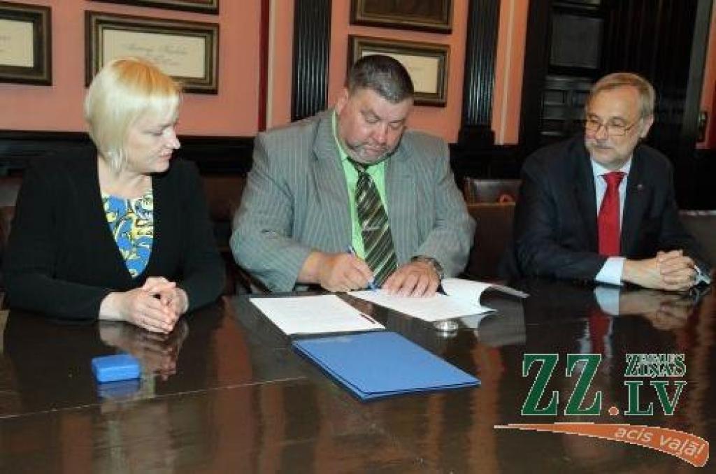 Stipendijas dibinātāji.
Autors: Publicitātes foto