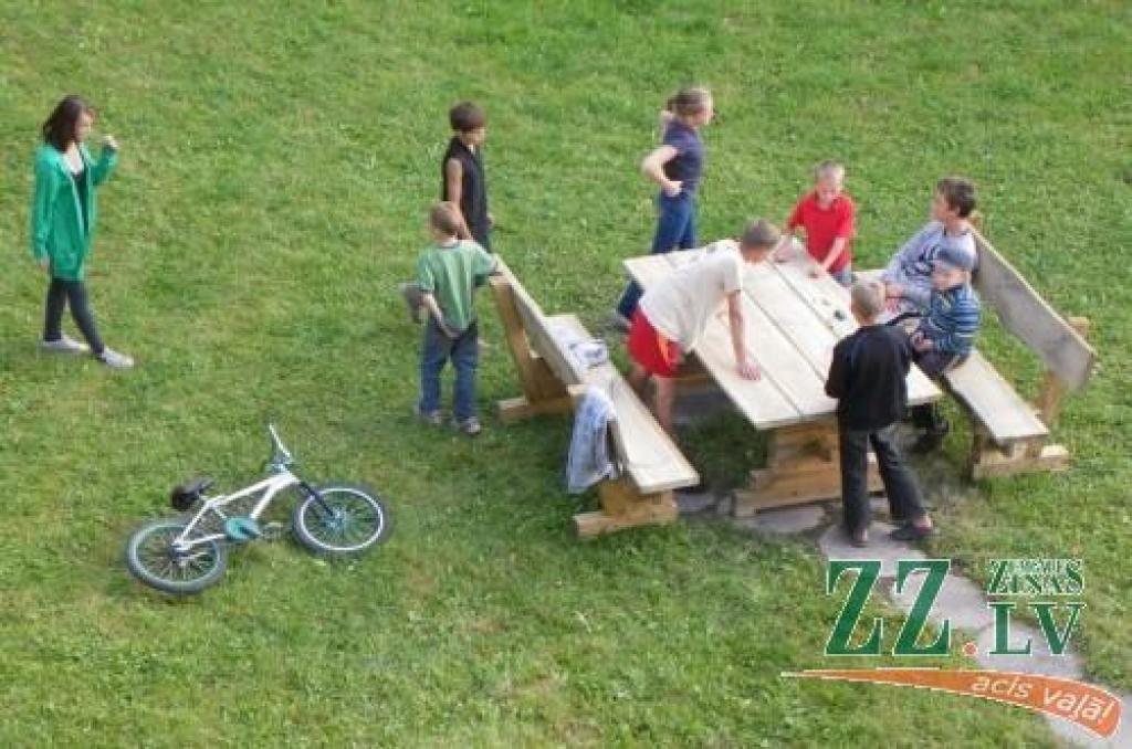 Autors: no biedrības albuma