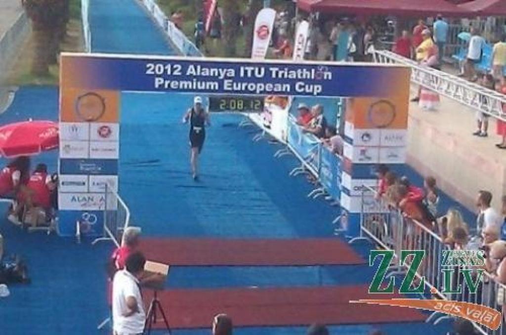 Autors: no sportista albuma