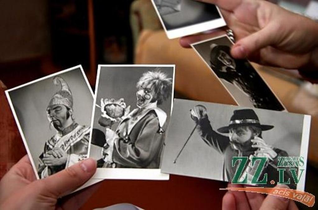 Pirms dažām dienām aktieri Daini Ozoliņu «Zemgales Ziņas» satiek darba pilnām rokām. 
Autors: Agris Samcovs