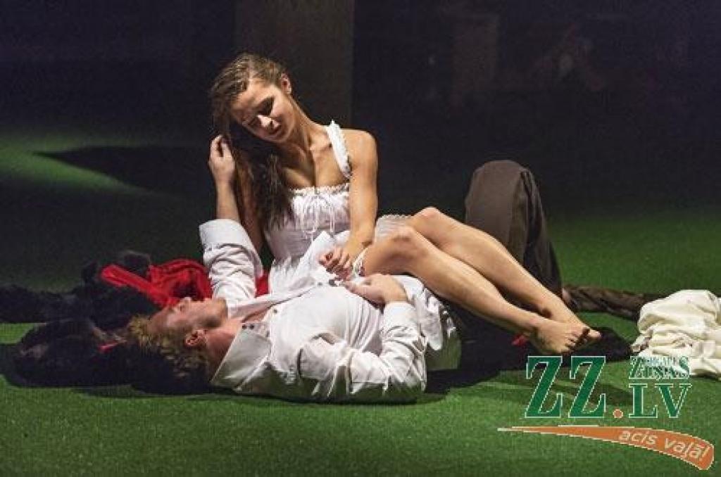 Edgars (Kaspars Dumburs) un Kristīne (Madara Botmane).
Autors: Gunārs Janaitis