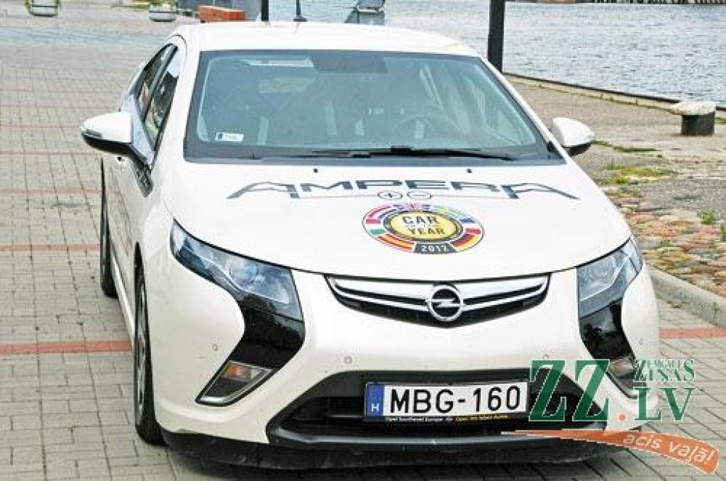 Elektroauto ir arī trūkumi –  ierobežots nobraukums, ko vēl vairāk ietekmē klimatiskie apstākļi (aukstums), nav drošības izjūtas, ka braucēji nepaliks pusceļā, mazi izmēri, neliela  ietilpība, nepiemērots ģimenes vajadzībām, dārgi.
Autors: Dainis Ģelzis