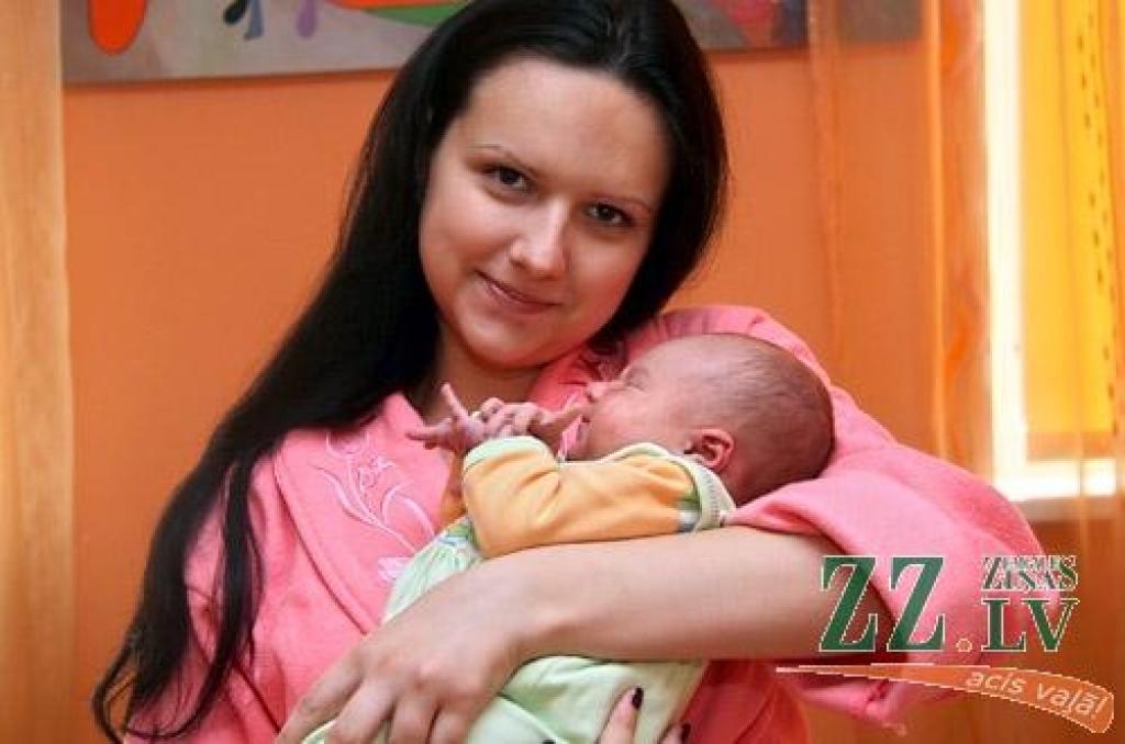 Pie sava pirmā mantinieka 1. oktobrī tika baušķenieki Renāte un Lauris Šūbas. 
Autors: Agris Samcovs