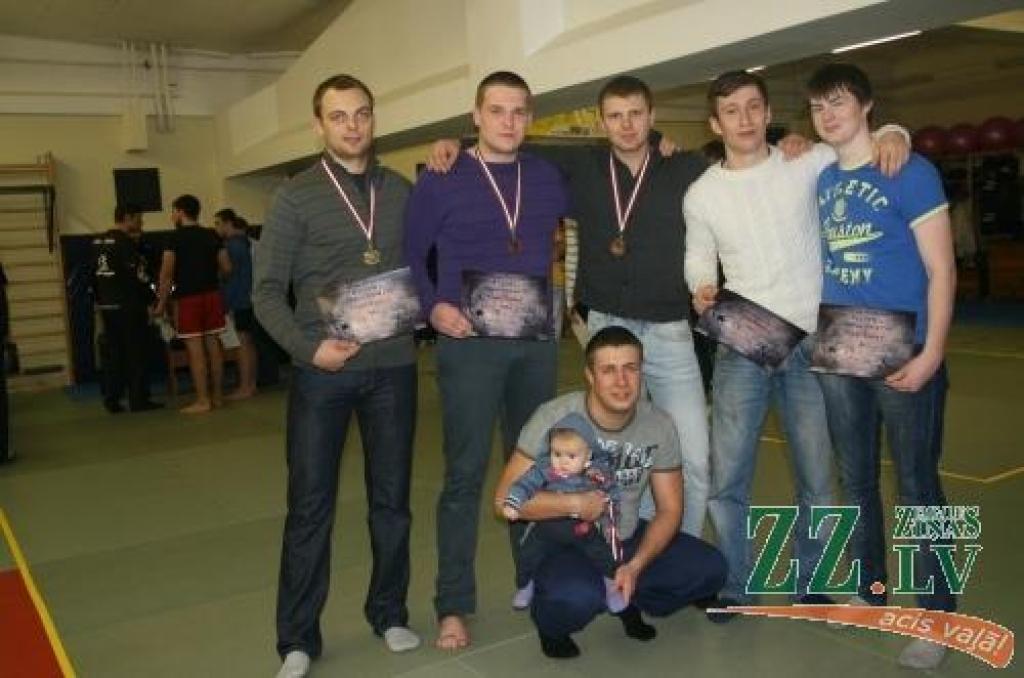 Autors: no sportistu albuma