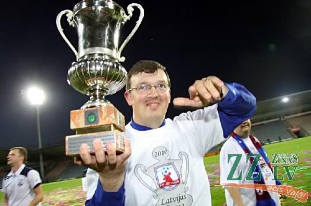 Decembra sākumā «Jelgavas» galvenā trenera amatu atstāja Dainis Kazakevičs, kurš apstiprināts par Latvijas Futbola federācijas sporta direktoru.
Autors: Agris Samcovs