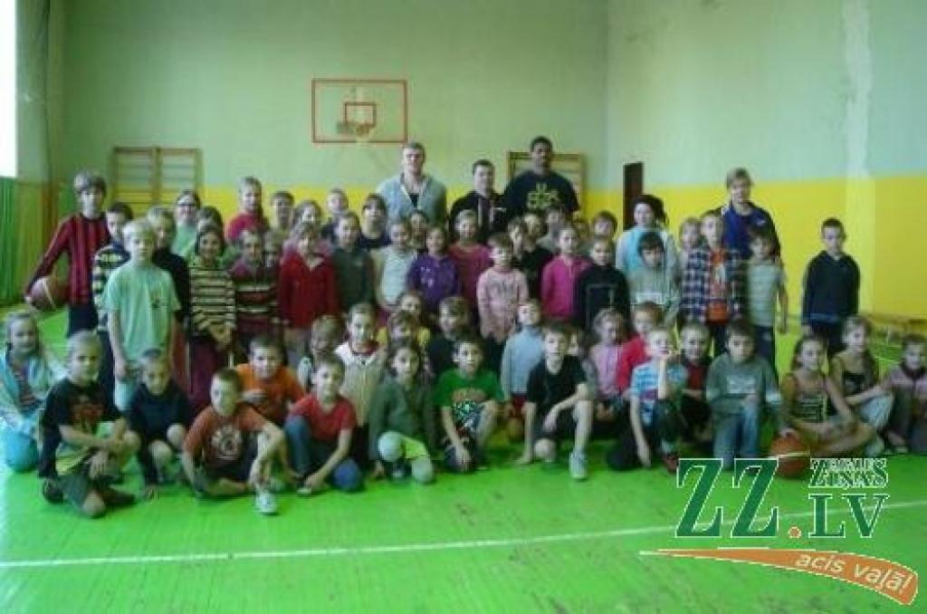 Autors: no skolas albuma