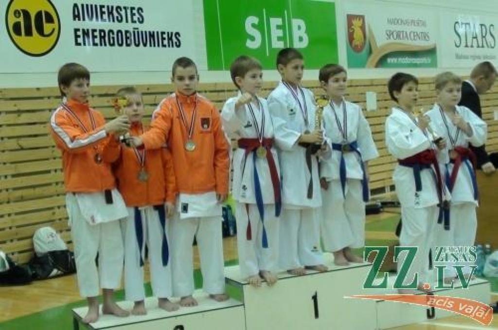 Autors: no sportistu albuma