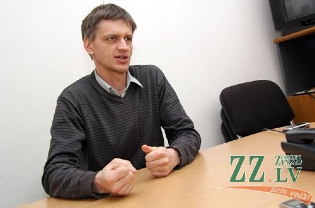 Koncertā «Balta mūzika baltā pilsētā» 2. martā pulksten 15 Sv.Annas katedrālē Jelgavas jaukto kori «Zemgale» vadīs galvenais diriģents Guntis Pavilons. 
Autors: Agris Samcovs