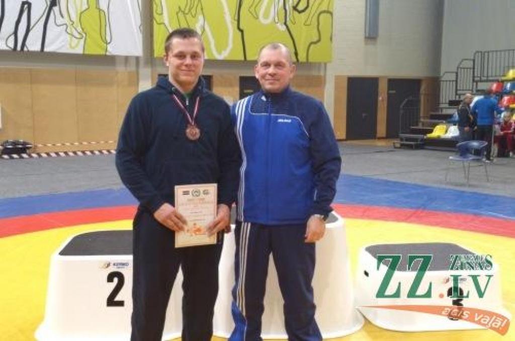 Autors: no sportistu albuma