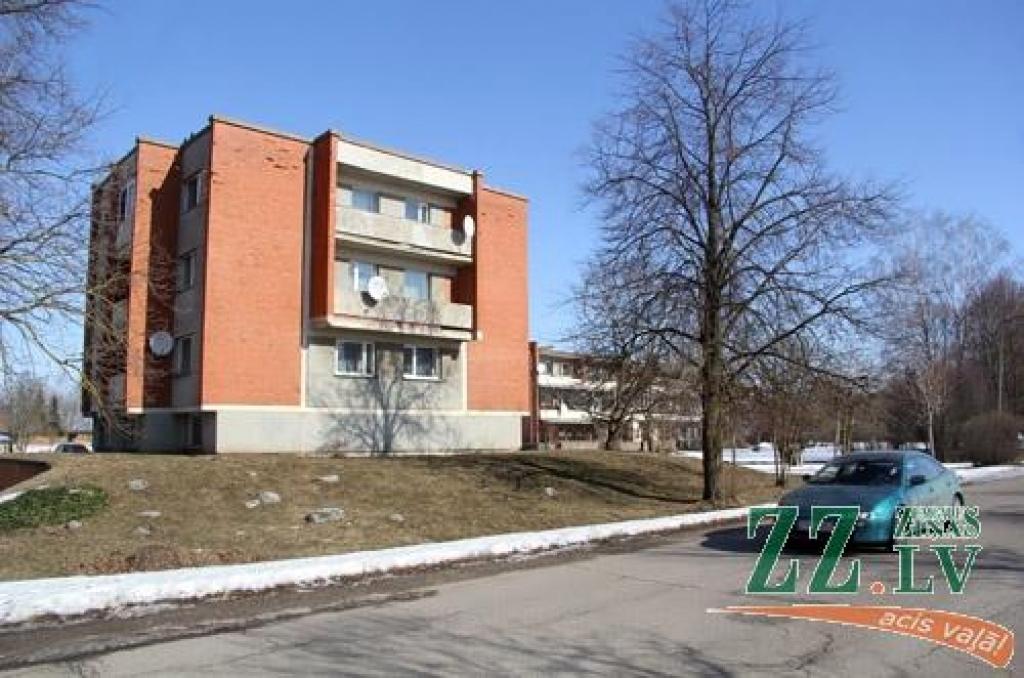 Laikraksta novadu stāstu rubrikā – kolhoza «Nākotne» priekšsēdētājs Artūrs Čikste šodienas atmiņās. 
Autors: Agris Samcovs