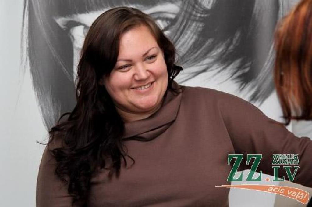 Savus talantus šovā «Koru kari» rāda arī frizieri, kas vairākas stundas pavada, pucējot dalībniekus.
Autors: Agris Samcovs